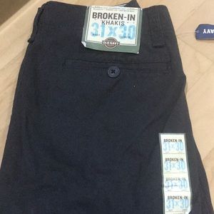 NWT - Old Navy broken-in khakis. Size 31x30